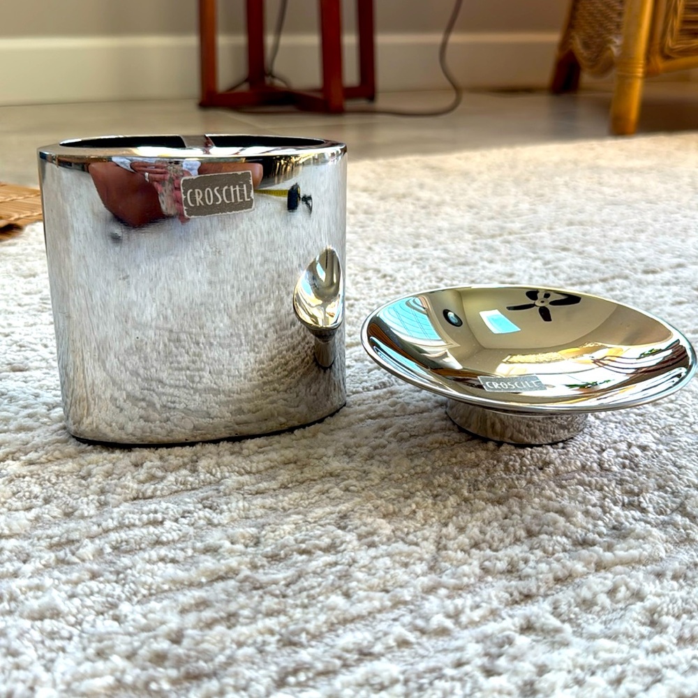Croscill Chrome Soap Dish and Toothbrush Holder Set
